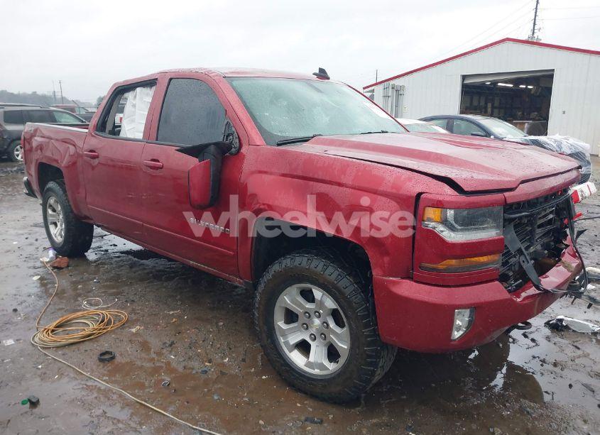2018 Chevrolet Silverado 1500 2LT (VIN 3GCUKREC8JG164645) main photo