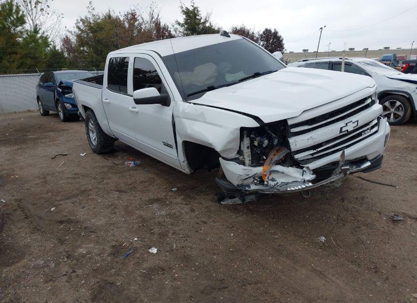 2018 Chevrolet Silverado 1500 2LT (VIN 3GCUKREC8JG210037) main photo