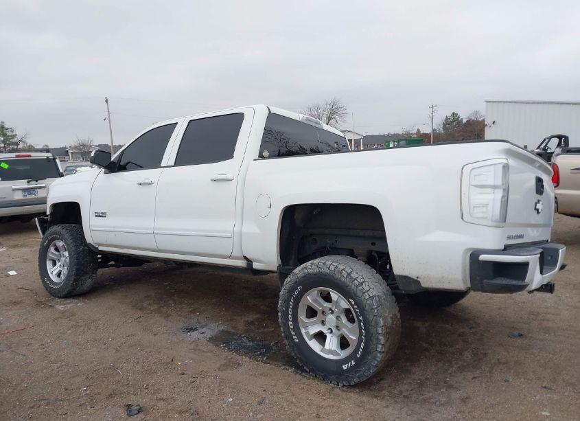 Photo 14 of 2018 Chevrolet Silverado 1500 2LT (VIN 3GCUKREC8JG210037)
