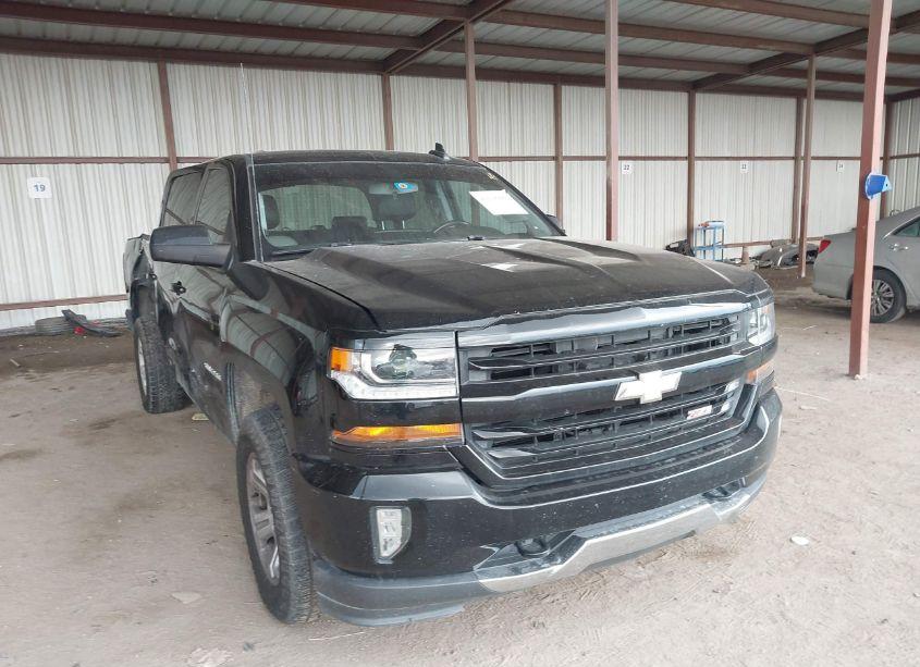 2018 Chevrolet Silverado 1500 2LT (VIN 3GCUKREC8JG449183) main photo