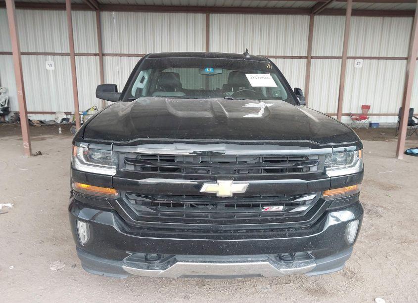 Photo 12 of 2018 Chevrolet Silverado 1500 2LT (VIN 3GCUKREC8JG449183)