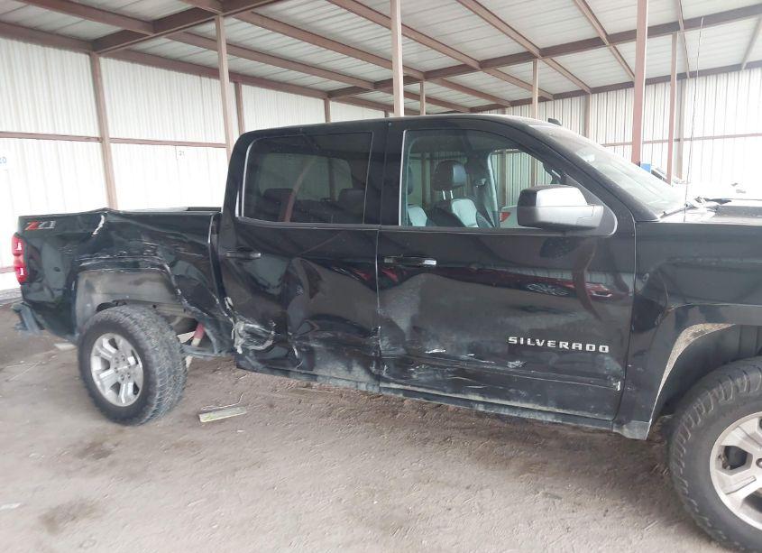 Photo 6 of 2018 Chevrolet Silverado 1500 2LT (VIN 3GCUKREC8JG449183)