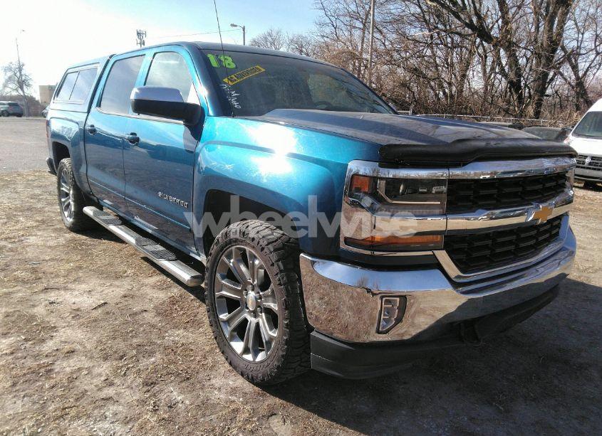 2018 Chevrolet Silverado 1500 1LT (VIN 3GCUKREC8JG463679) main photo