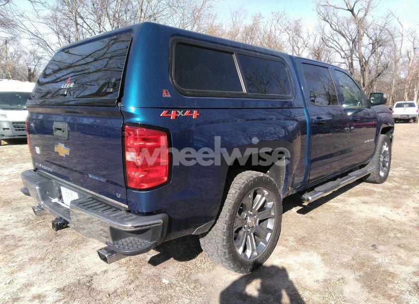 Photo 4 of 2018 Chevrolet Silverado 1500 1LT (VIN 3GCUKREC8JG463679)