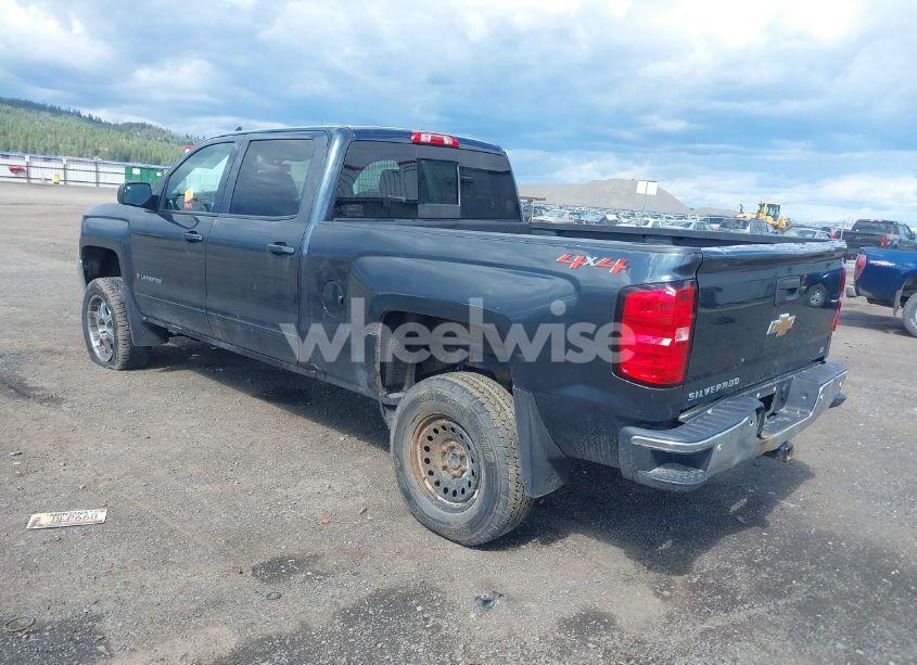 Photo 3 of 2018 Chevrolet Silverado 1500 1LT (VIN 3GCUKREC8JG552555)