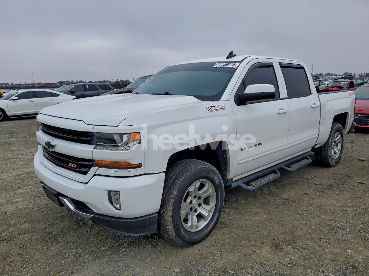 2018 CHEVROLET SILVERADO K1500 LT (VIN 3GCUKREC8JG590450) main photo