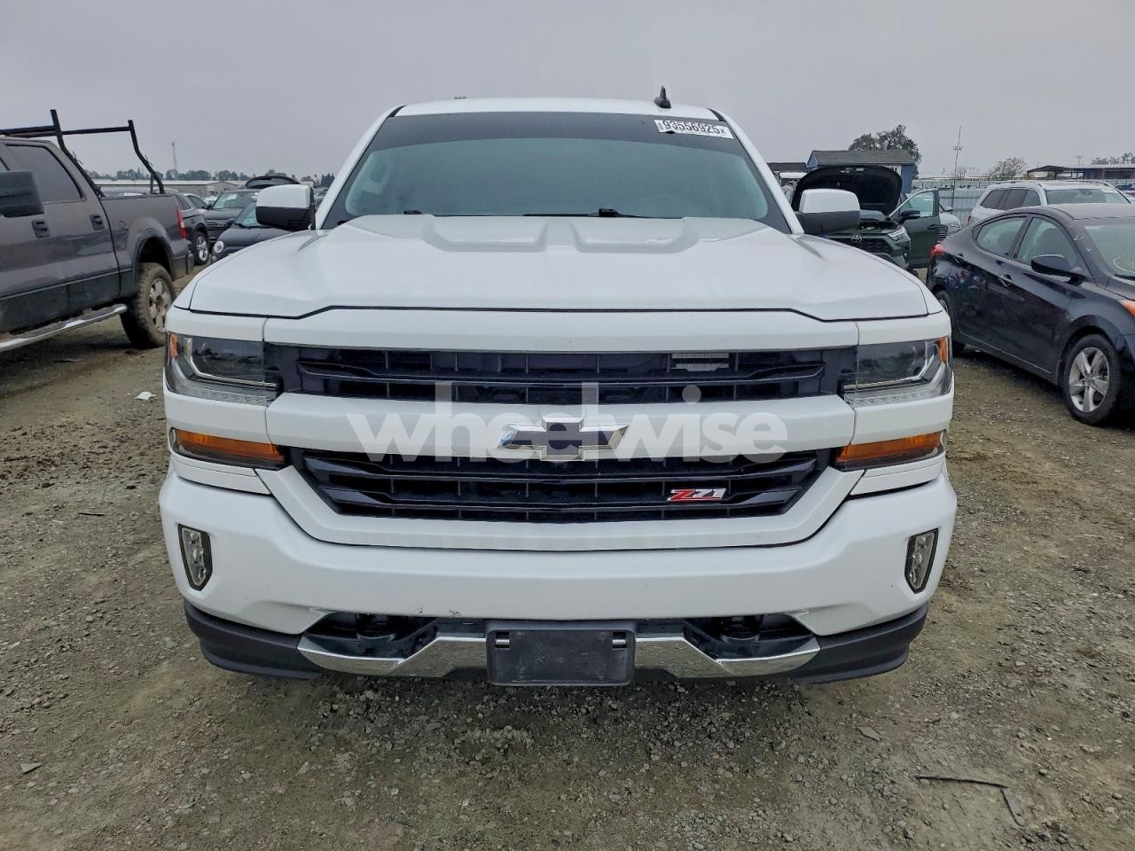 Photo 5 of 2018 CHEVROLET SILVERADO K1500 LT (VIN 3GCUKREC8JG590450)