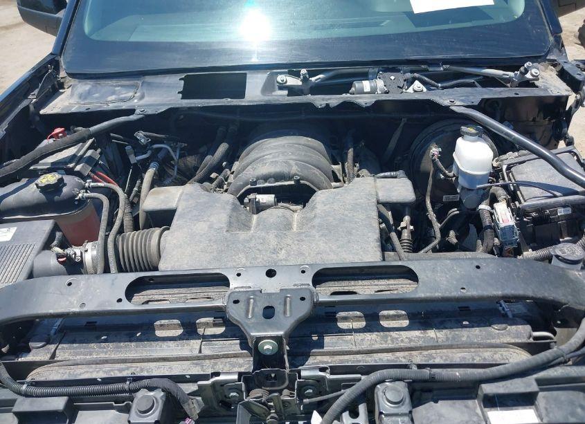 Photo 10 of 2018 Chevrolet Silverado 1500 2LT (VIN 3GCUKREC8JG647374)