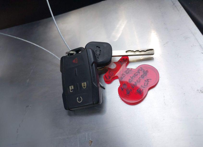 Photo 11 of 2018 Chevrolet Silverado 1500 2LT (VIN 3GCUKREC8JG647374)