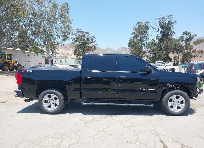 Photo 14 of 2018 Chevrolet Silverado 1500 2LT (VIN 3GCUKREC8JG647374)