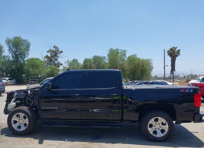 Photo 15 of 2018 Chevrolet Silverado 1500 2LT (VIN 3GCUKREC8JG647374)