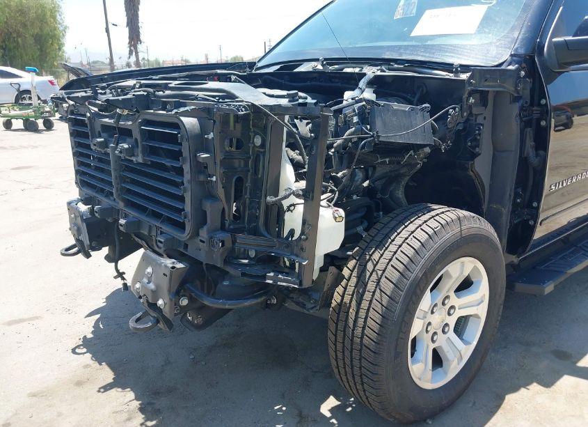 Photo 18 of 2018 Chevrolet Silverado 1500 2LT (VIN 3GCUKREC8JG647374)