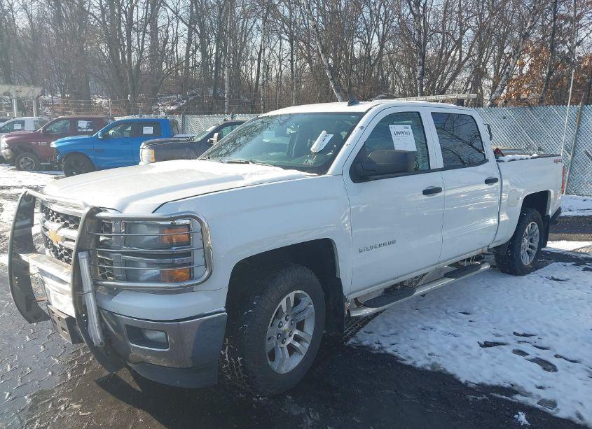 Photo 2 of 2014 Chevrolet Silverado 1500 1LT (VIN 3GCUKREC9EG164594)