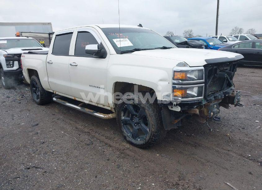 2014 Chevrolet Silverado 1500 1LT (VIN 3GCUKREC9EG174106) main photo