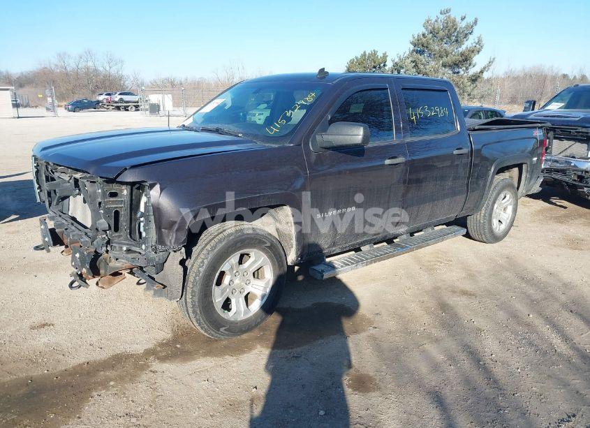 Photo 2 of 2014 Chevrolet Silverado 1500 2LT (VIN 3GCUKREC9EG237835)