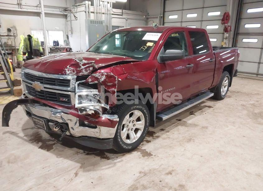 Photo 2 of 2014 Chevrolet Silverado 1500 2LT (VIN 3GCUKREC9EG524690)