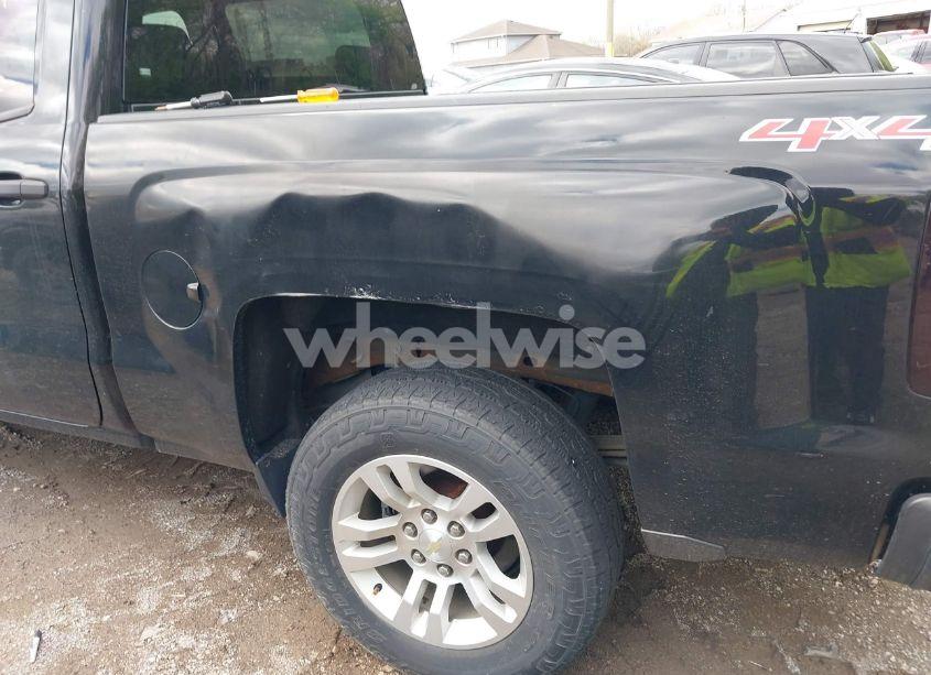 Photo 6 of 2014 Chevrolet Silverado 1500 1LT (VIN 3GCUKREC9EG552568)