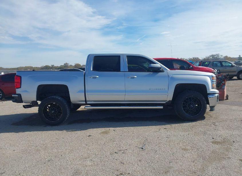 Photo 13 of 2015 Chevrolet Silverado 1500 1LT (VIN 3GCUKREC9FG123111)