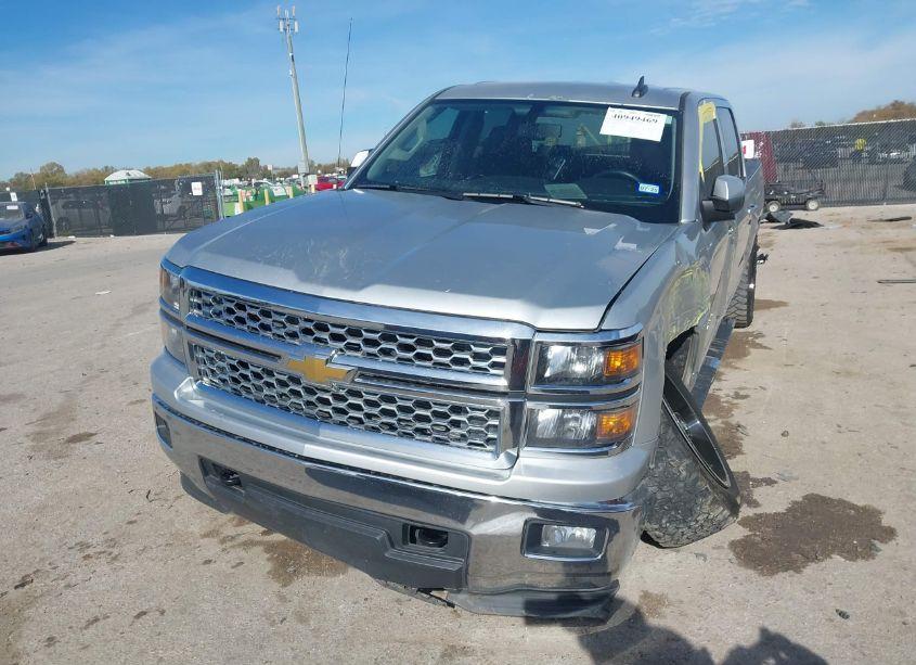 Photo 2 of 2015 Chevrolet Silverado 1500 1LT (VIN 3GCUKREC9FG123111)