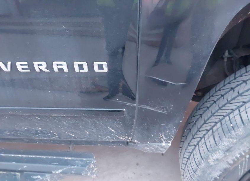 Photo 18 of 2015 Chevrolet Silverado 1500 2LT (VIN 3GCUKREC9FG476495)