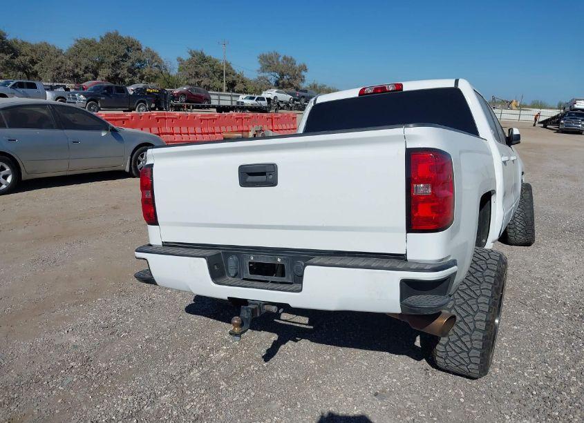 Photo 4 of 2016 Chevrolet Silverado 1500 2LT (VIN 3GCUKREC9GG112174)