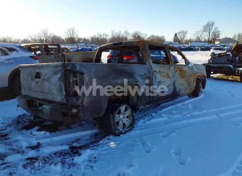 Photo 4 of 2016 Chevrolet Silverado 1500 1LT (VIN 3GCUKREC9GG141450)