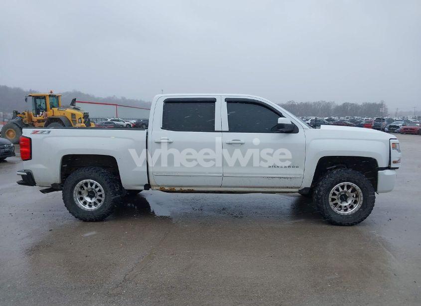 Photo 13 of 2016 Chevrolet Silverado 1500 2LT (VIN 3GCUKREC9GG202019)
