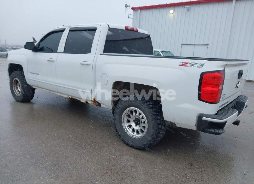 Photo 3 of 2016 Chevrolet Silverado 1500 2LT (VIN 3GCUKREC9GG202019)