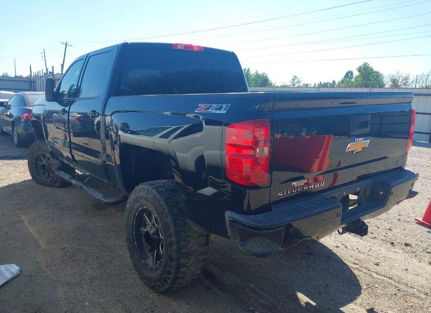 Photo 3 of 2016 Chevrolet Silverado 1500 2LT (VIN 3GCUKREC9GG257196)