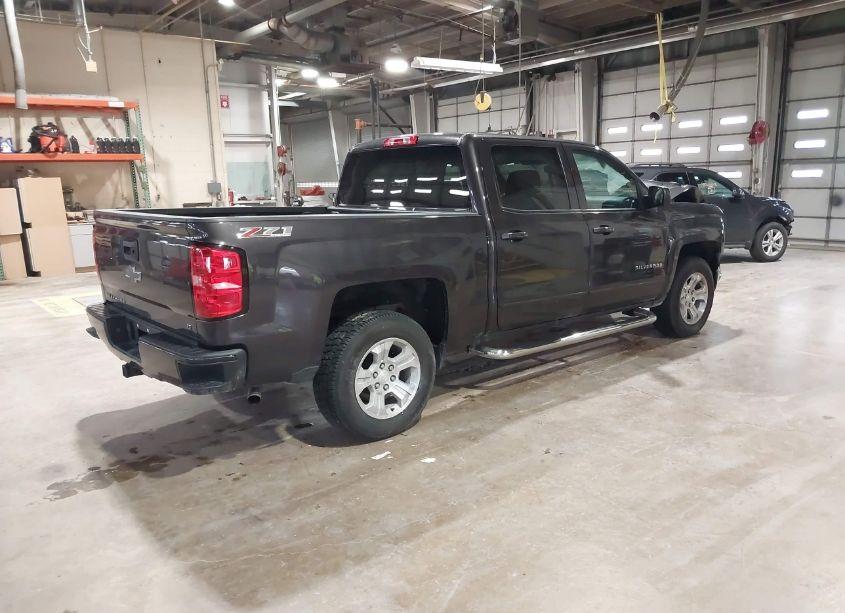 Photo 4 of 2016 Chevrolet Silverado 1500 2LT (VIN 3GCUKREC9GG310608)