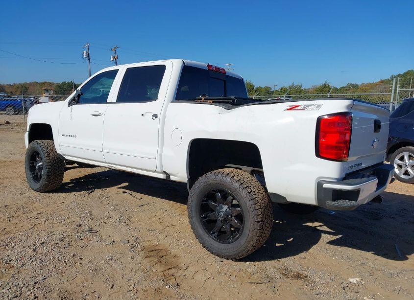 Photo 3 of 2016 Chevrolet Silverado 1500 2LT (VIN 3GCUKREC9GG334729)