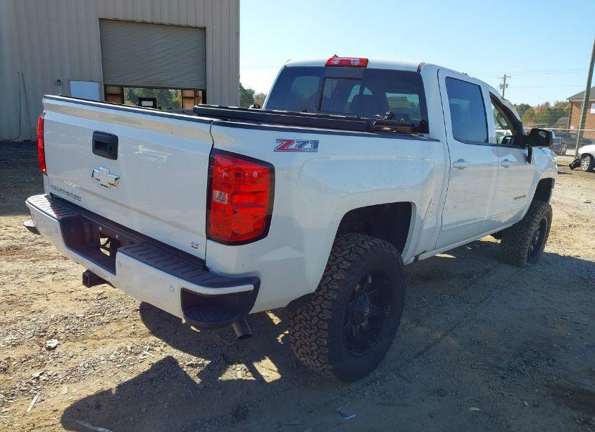 Photo 4 of 2016 Chevrolet Silverado 1500 2LT (VIN 3GCUKREC9GG334729)