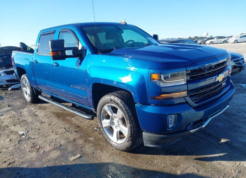 2017 Chevrolet Silverado 1500 2LT (VIN 3GCUKREC9HG153812) main photo