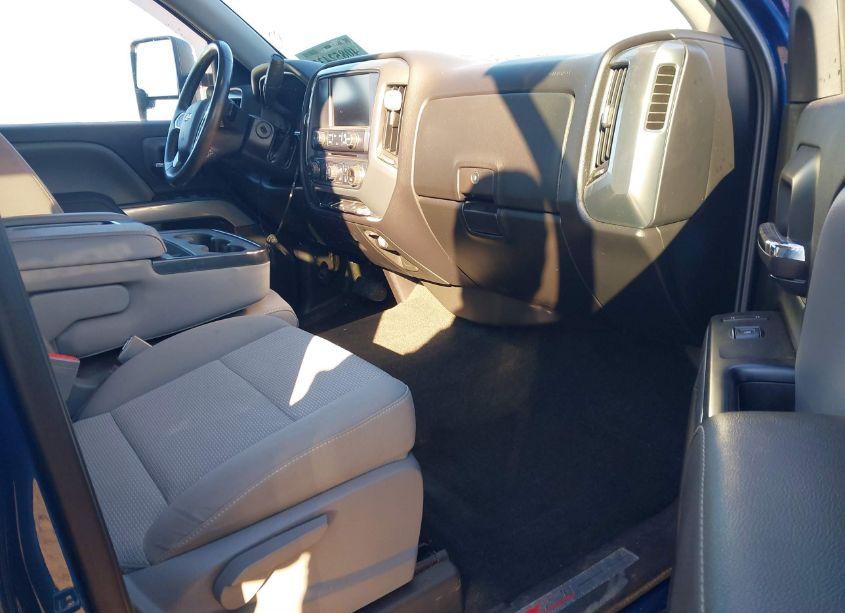 Photo 5 of 2017 Chevrolet Silverado 1500 2LT (VIN 3GCUKREC9HG153812)