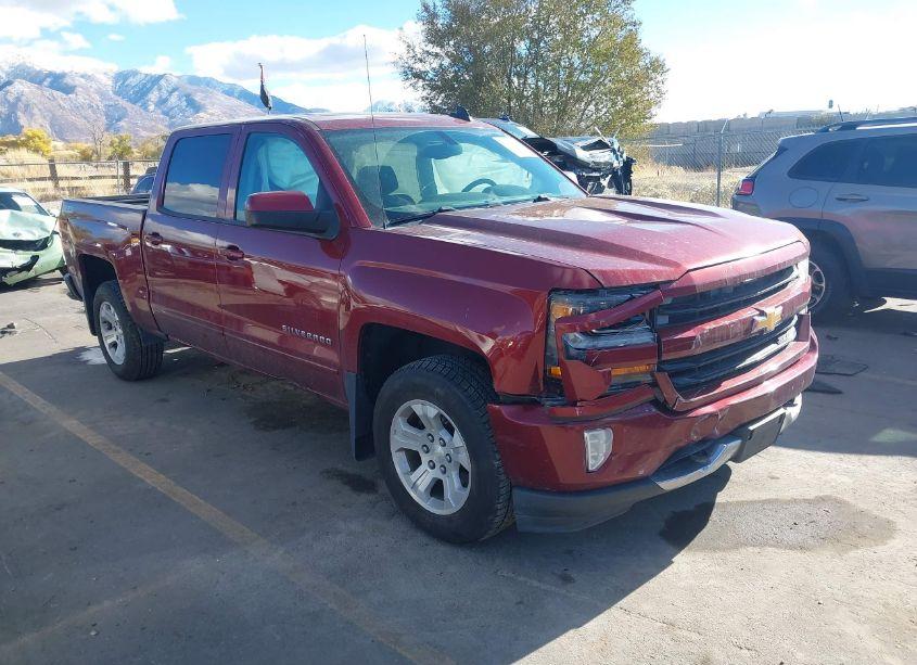 2017 Chevrolet Silverado 1500 2LT (VIN 3GCUKREC9HG163904) main photo