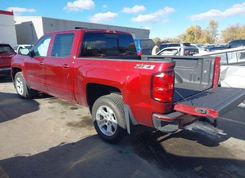 Photo 3 of 2017 Chevrolet Silverado 1500 2LT (VIN 3GCUKREC9HG163904)