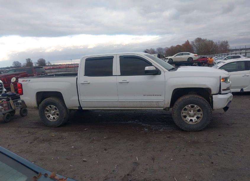 Photo 13 of 2017 Chevrolet Silverado 1500 2LT (VIN 3GCUKREC9HG218397)
