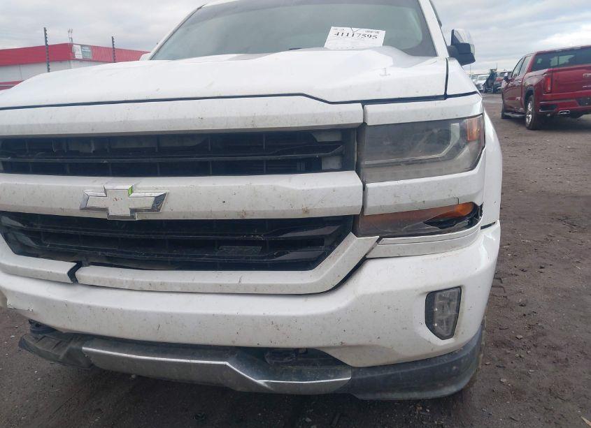 Photo 17 of 2017 Chevrolet Silverado 1500 2LT (VIN 3GCUKREC9HG218397)