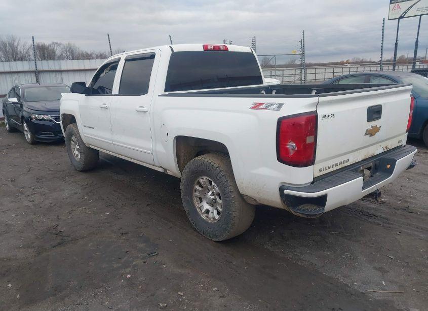 Photo 3 of 2017 Chevrolet Silverado 1500 2LT (VIN 3GCUKREC9HG218397)