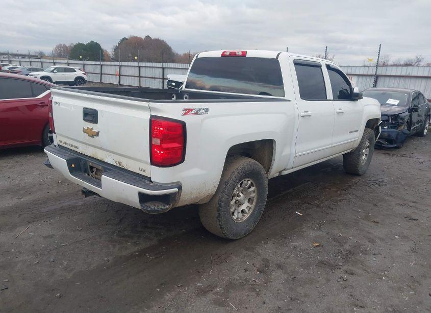 Photo 4 of 2017 Chevrolet Silverado 1500 2LT (VIN 3GCUKREC9HG218397)