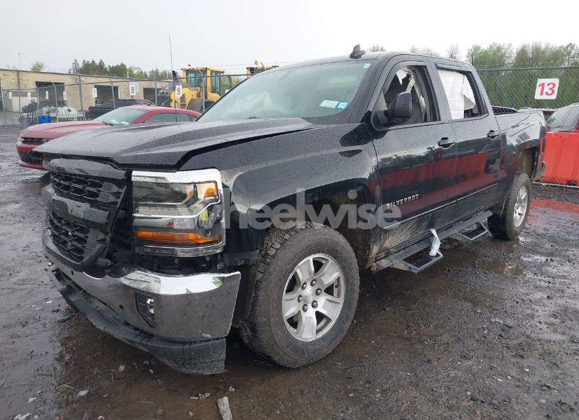 Photo 2 of 2017 Chevrolet Silverado 1500 1LT (VIN 3GCUKREC9HG231151)