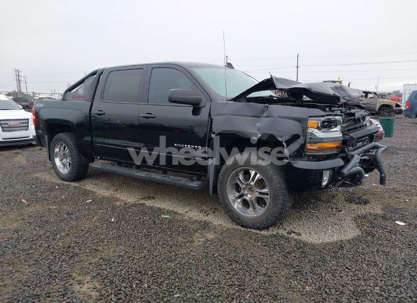 2017 Chevrolet Silverado 1500 2LT (VIN 3GCUKREC9HG238388) main photo