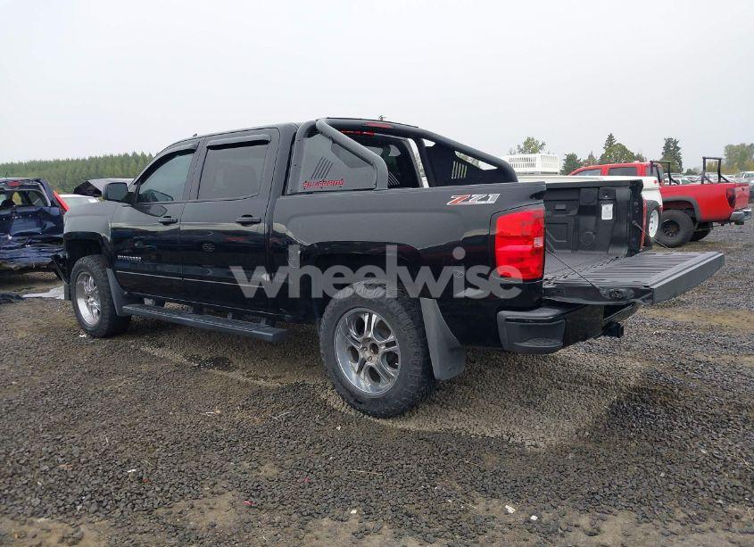 Photo 3 of 2017 Chevrolet Silverado 1500 2LT (VIN 3GCUKREC9HG238388)