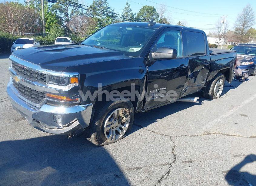 Photo 2 of 2017 Chevrolet Silverado 1500 1LT (VIN 3GCUKREC9HG315955)