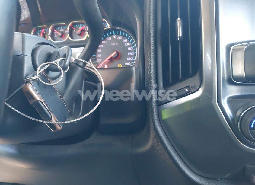 Photo 11 of 2017 Chevrolet Silverado 1500 2LT (VIN 3GCUKREC9HG385505)