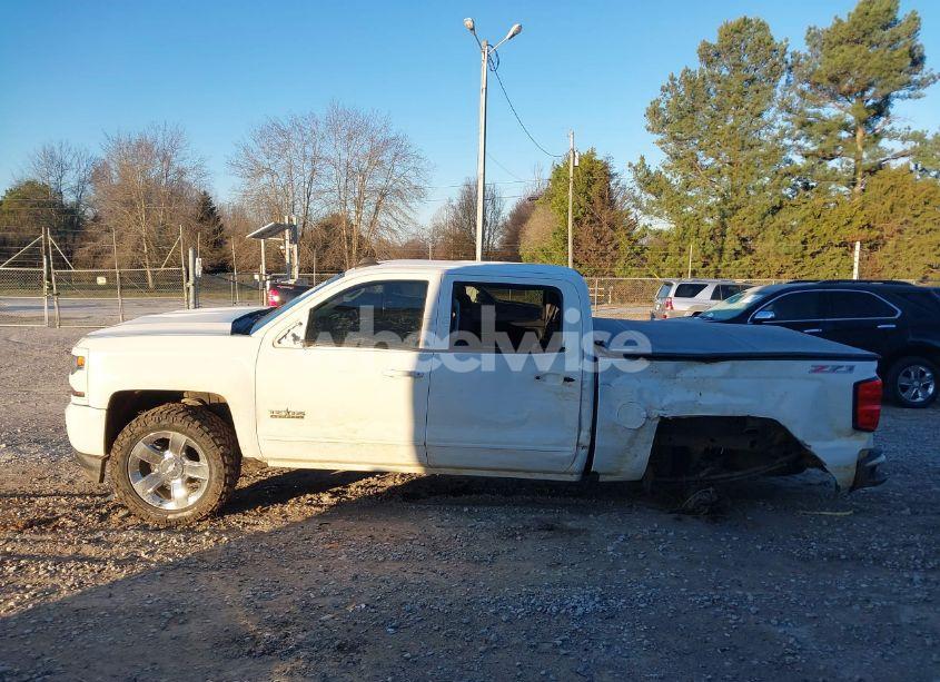 Photo 15 of 2017 Chevrolet Silverado 1500 2LT (VIN 3GCUKREC9HG385505)