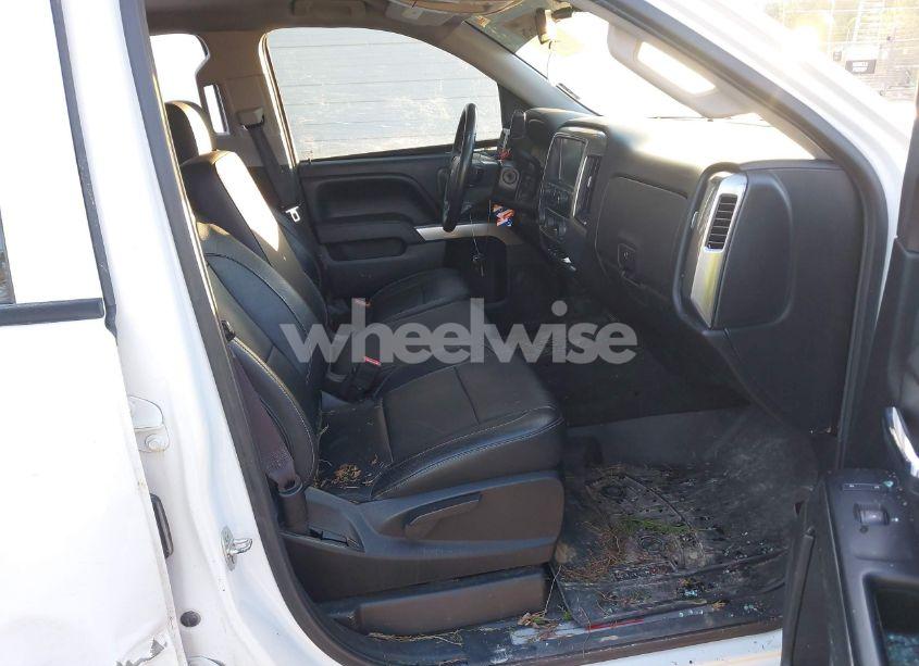 Photo 5 of 2017 Chevrolet Silverado 1500 2LT (VIN 3GCUKREC9HG385505)