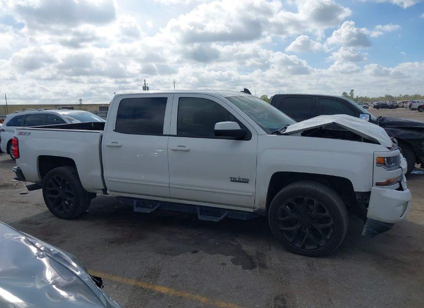 Photo 13 of 2017 Chevrolet Silverado 1500 2LT (VIN 3GCUKREC9HG406286)