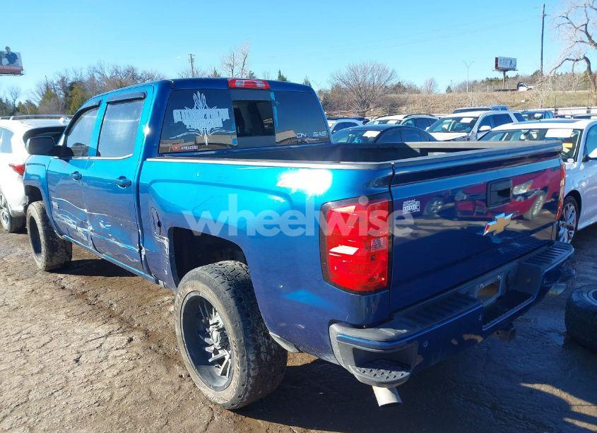 Photo 3 of 2017 Chevrolet Silverado 1500 2LT (VIN 3GCUKREC9HG425744)