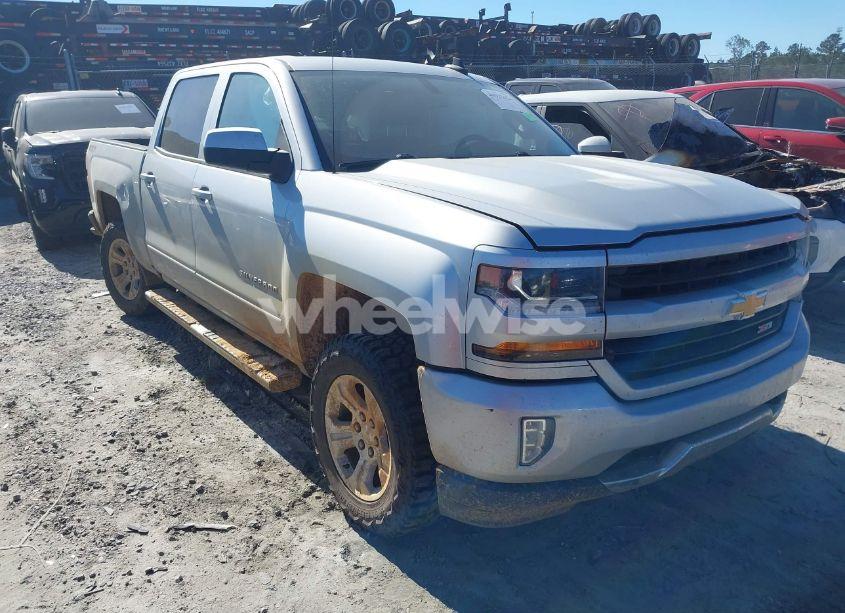 2017 Chevrolet Silverado 1500 2LT (VIN 3GCUKREC9HG497768) main photo